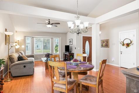 9139 Piccadilly Circle Windsor CA 95492