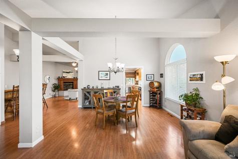 9139 Piccadilly Circle Windsor CA 95492