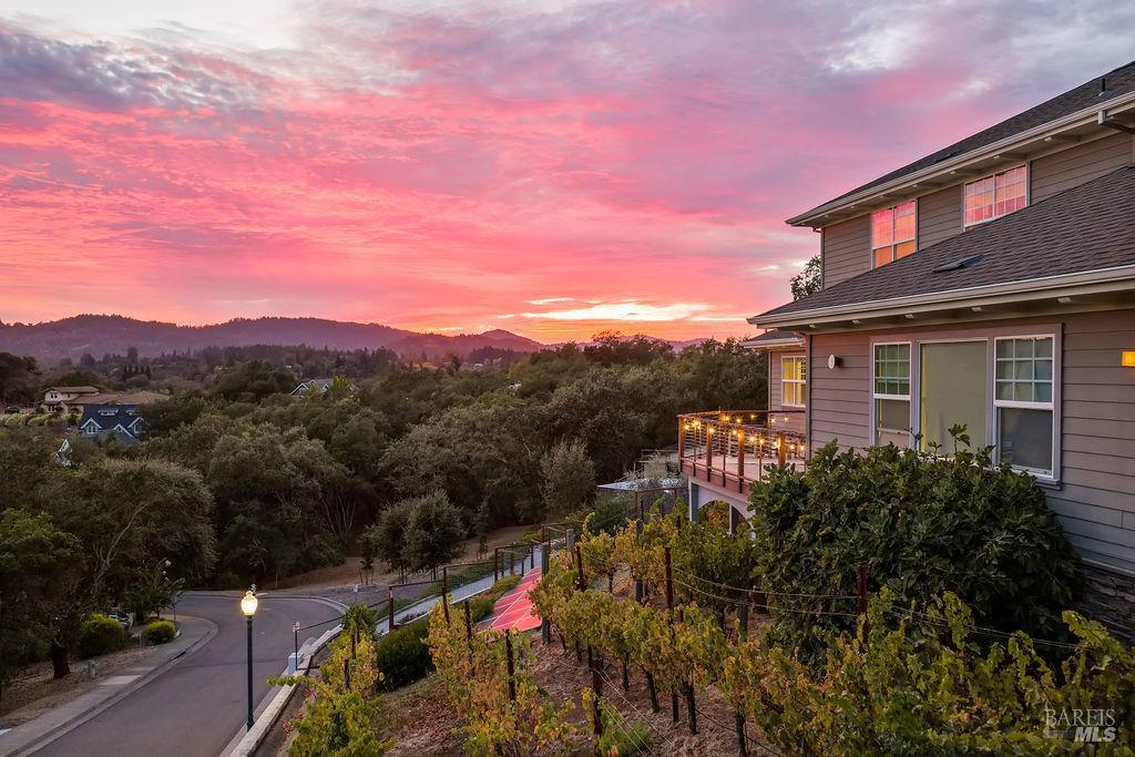 235 Clear Ridge Drive Healdsburg CA 95448