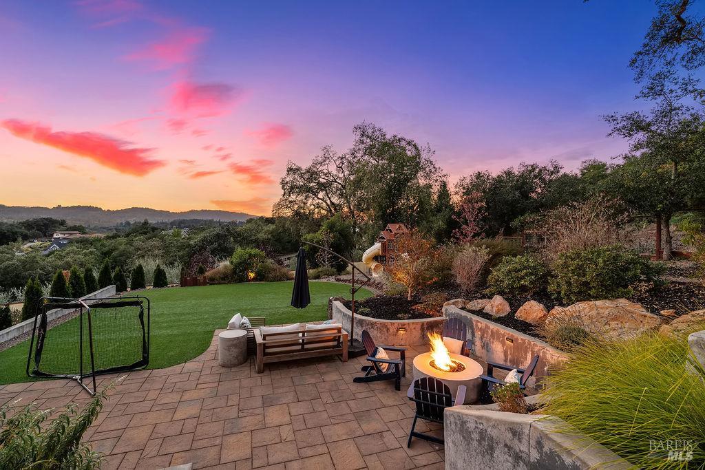 235 Clear Ridge Drive Healdsburg CA 95448