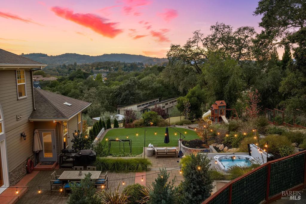235 Clear Ridge Drive Healdsburg CA 95448