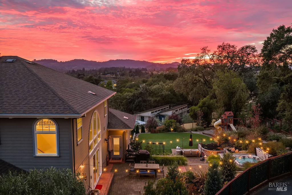 235 Clear Ridge Drive Healdsburg CA 95448