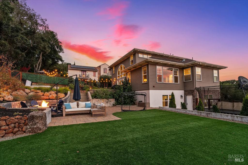 235 Clear Ridge Drive Healdsburg CA 95448