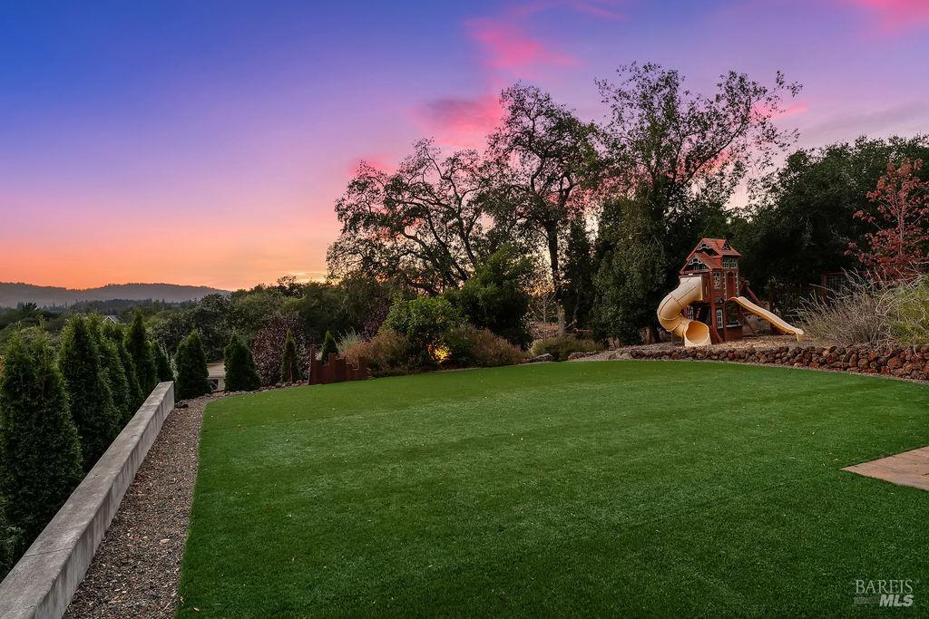 235 Clear Ridge Drive Healdsburg CA 95448