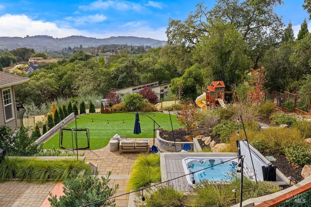 235 Clear Ridge Drive Healdsburg CA 95448