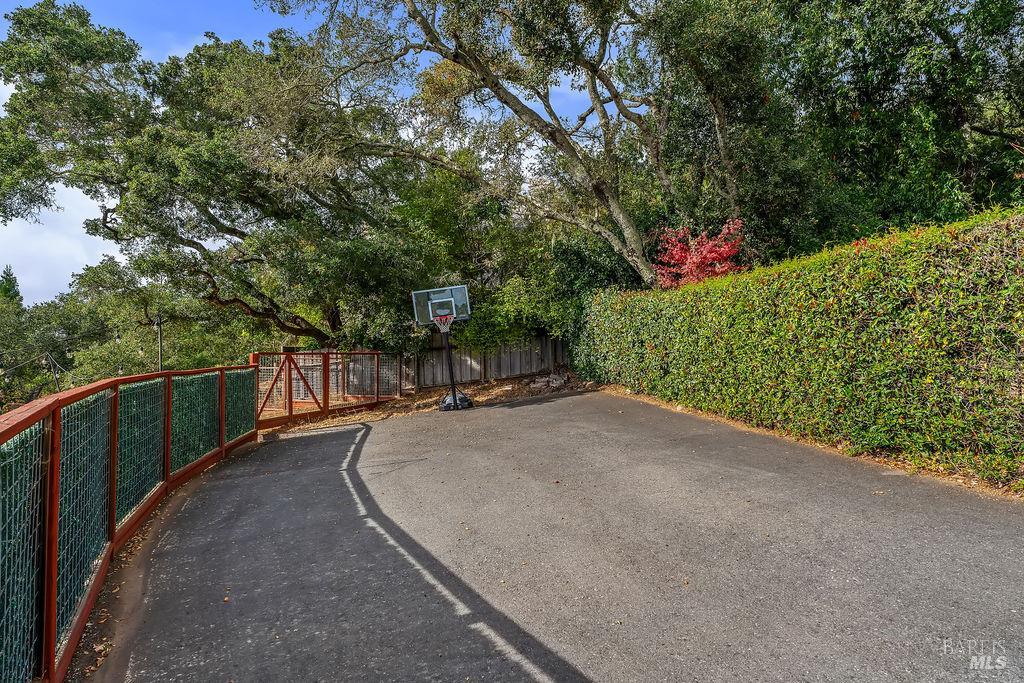 235 Clear Ridge Drive Healdsburg CA 95448