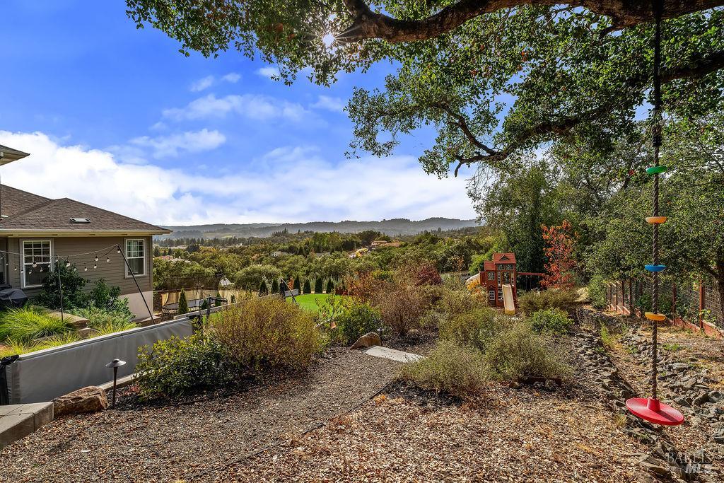 235 Clear Ridge Drive Healdsburg CA 95448