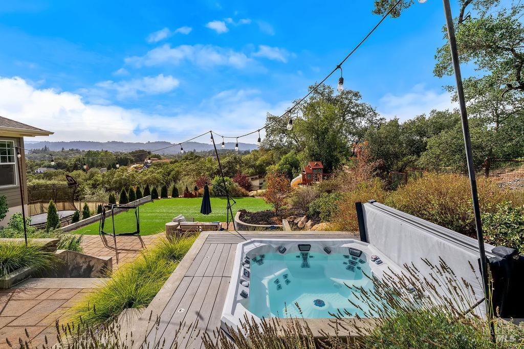 235 Clear Ridge Drive Healdsburg CA 95448