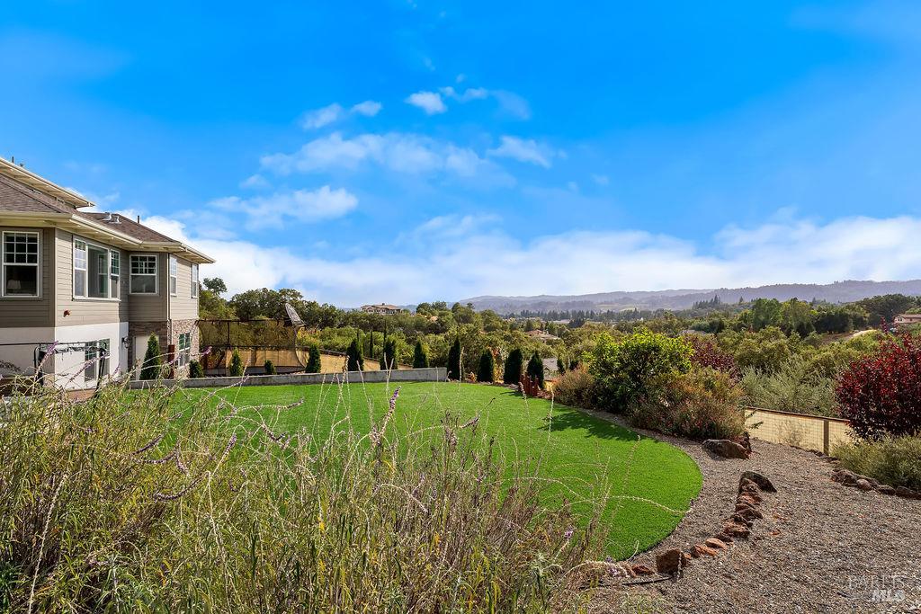 235 Clear Ridge Drive Healdsburg CA 95448
