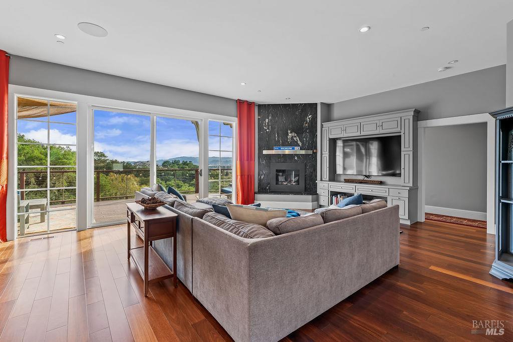 235 Clear Ridge Drive Healdsburg CA 95448