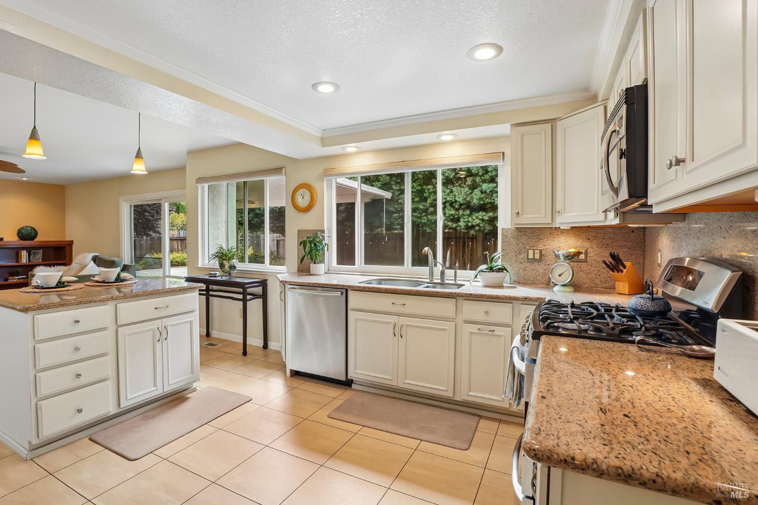 913 Stonewood Court Vacaville CA 95687