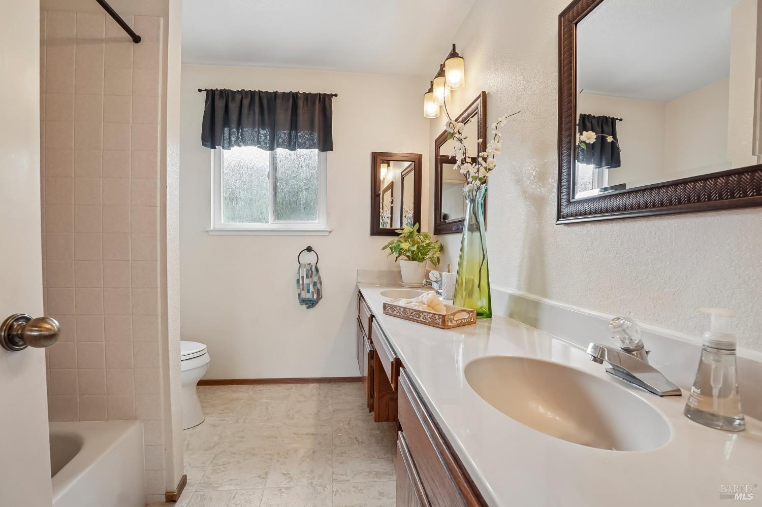 913 Stonewood Court Vacaville CA 95687