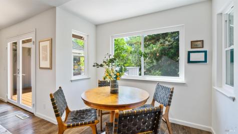 219 Burgundy Road Healdsburg CA 95448