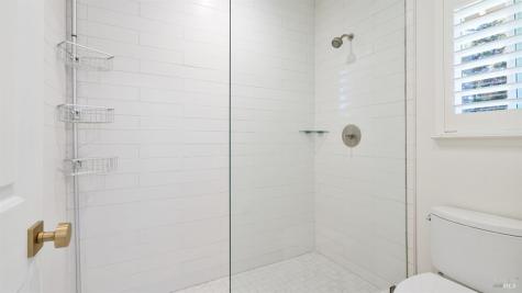 219 Burgundy Road Healdsburg CA 95448