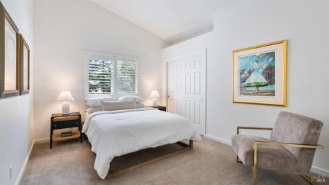 219 Burgundy Road Healdsburg CA 95448