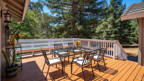 219 Burgundy Road Healdsburg CA 95448