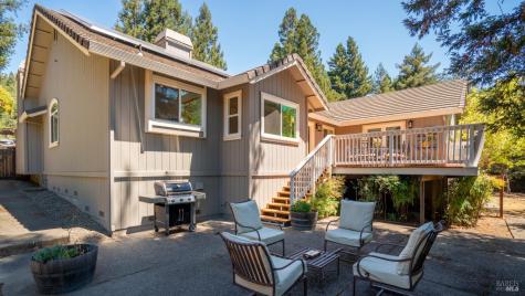 219 Burgundy Road Healdsburg CA 95448