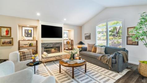 219 Burgundy Road Healdsburg CA 95448