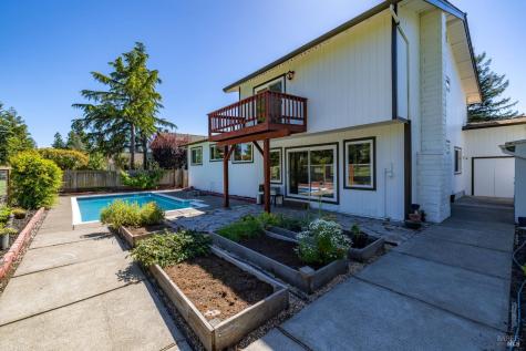 4480 Fairway Drive Rohnert Park CA 94928
