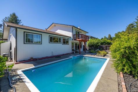 4480 Fairway Drive Rohnert Park CA 94928