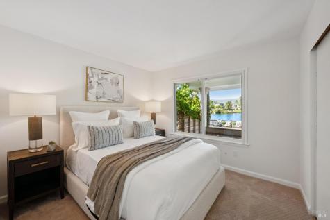 8 Del Oro Lagoon Novato CA 94949