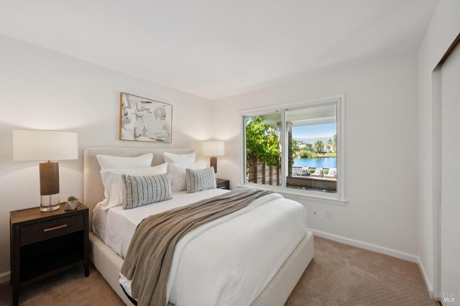 8 Del Oro Lagoon Novato CA 94949