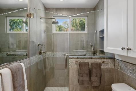 8 Del Oro Lagoon Novato CA 94949