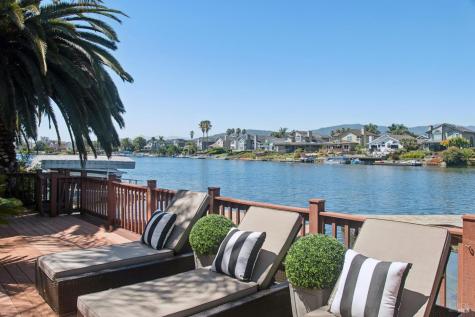 8 Del Oro Lagoon Novato CA 94949