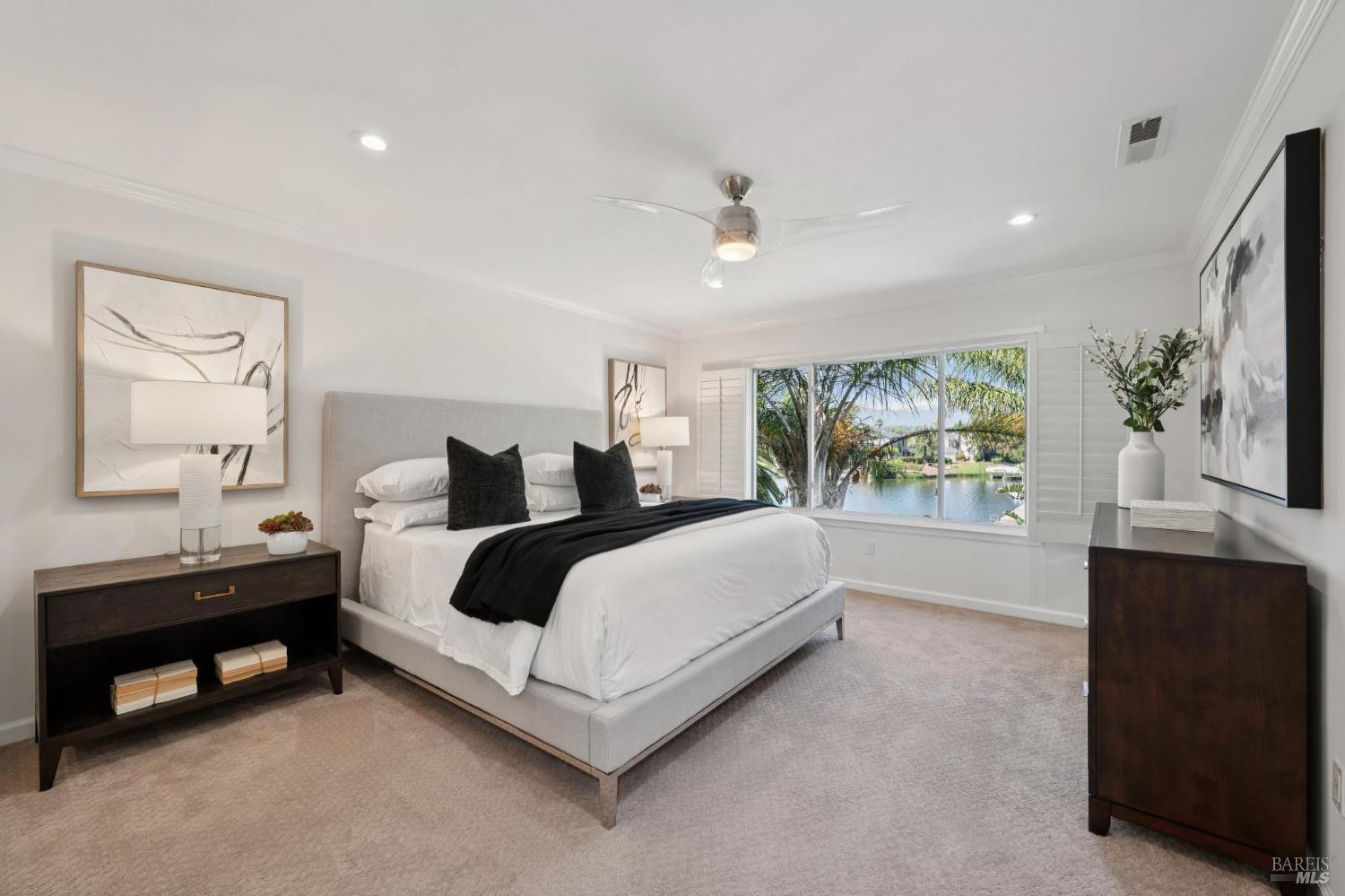 8 Del Oro Lagoon Novato CA 94949