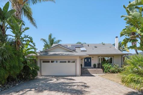 8 Del Oro Lagoon Novato CA 94949