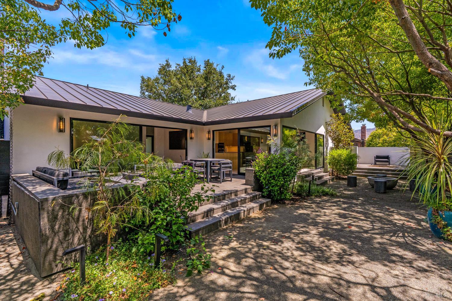 1885 Larkspur Street Yountville CA 94599