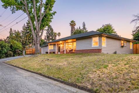 918 Dorthel Street Sebastopol CA 95472