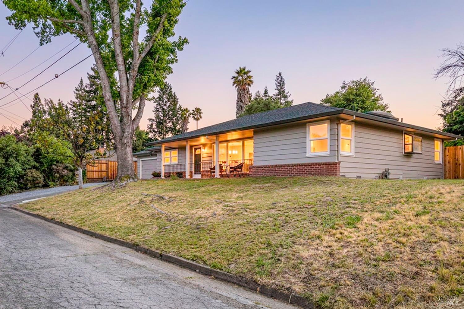 918 Dorthel Street Sebastopol CA 95472