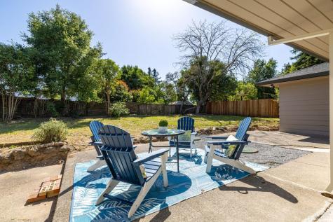 918 Dorthel Street Sebastopol CA 95472