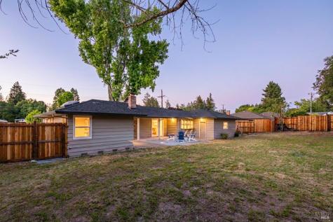 918 Dorthel Street Sebastopol CA 95472