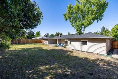 918 Dorthel Street Sebastopol CA 95472