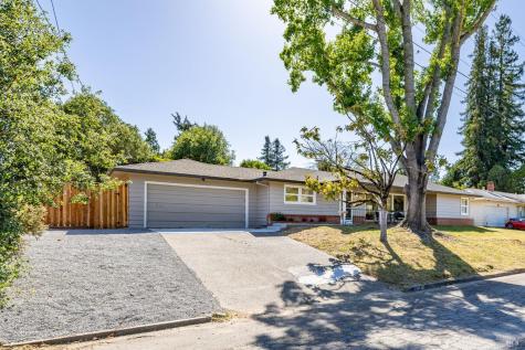 918 Dorthel Street Sebastopol CA 95472