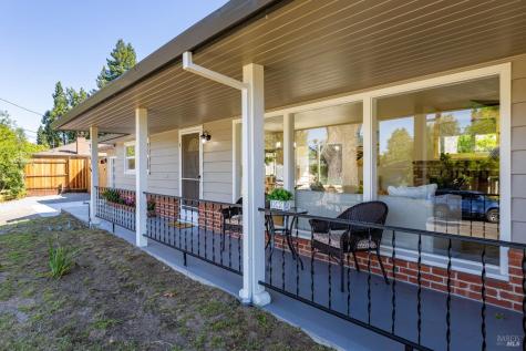 918 Dorthel Street Sebastopol CA 95472