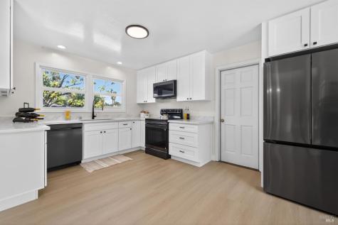 918 Dorthel Street Sebastopol CA 95472