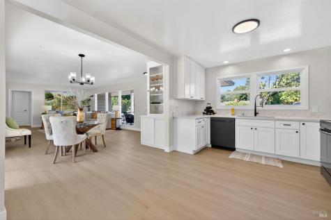 918 Dorthel Street Sebastopol CA 95472