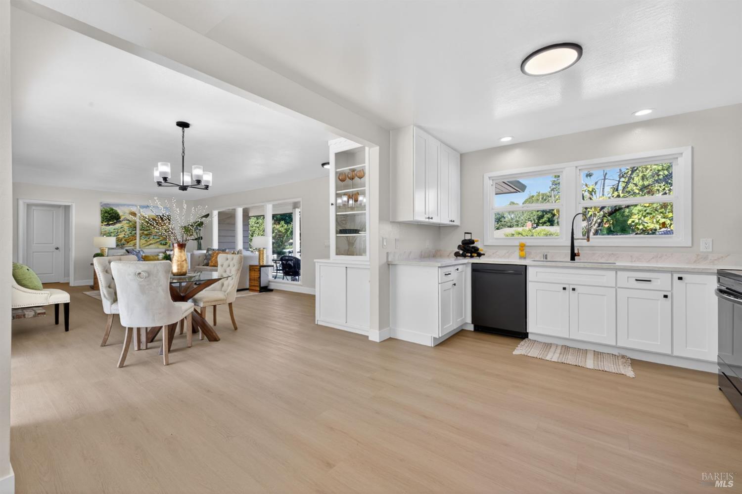 918 Dorthel Street Sebastopol CA 95472