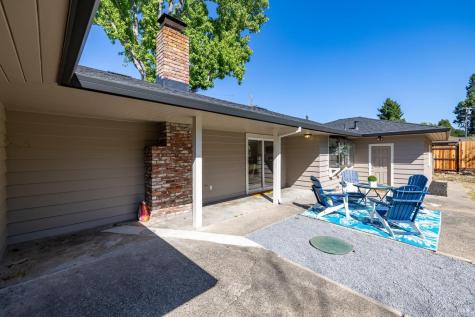 918 Dorthel Street Sebastopol CA 95472