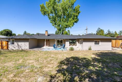 918 Dorthel Street Sebastopol CA 95472