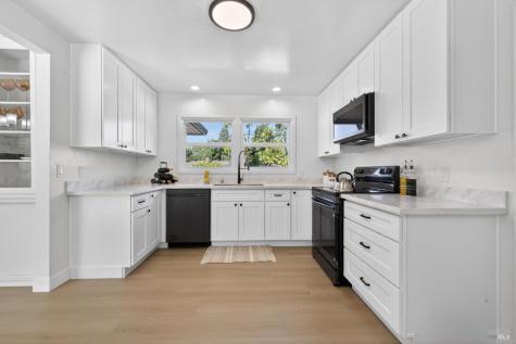918 Dorthel Street Sebastopol CA 95472