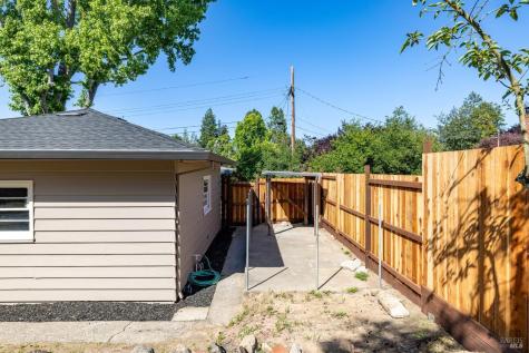 918 Dorthel Street Sebastopol CA 95472