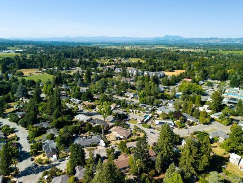 918 Dorthel Street Sebastopol CA 95472