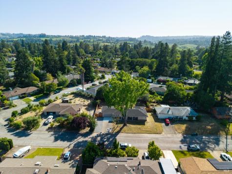918 Dorthel Street Sebastopol CA 95472
