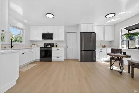 918 Dorthel Street Sebastopol CA 95472