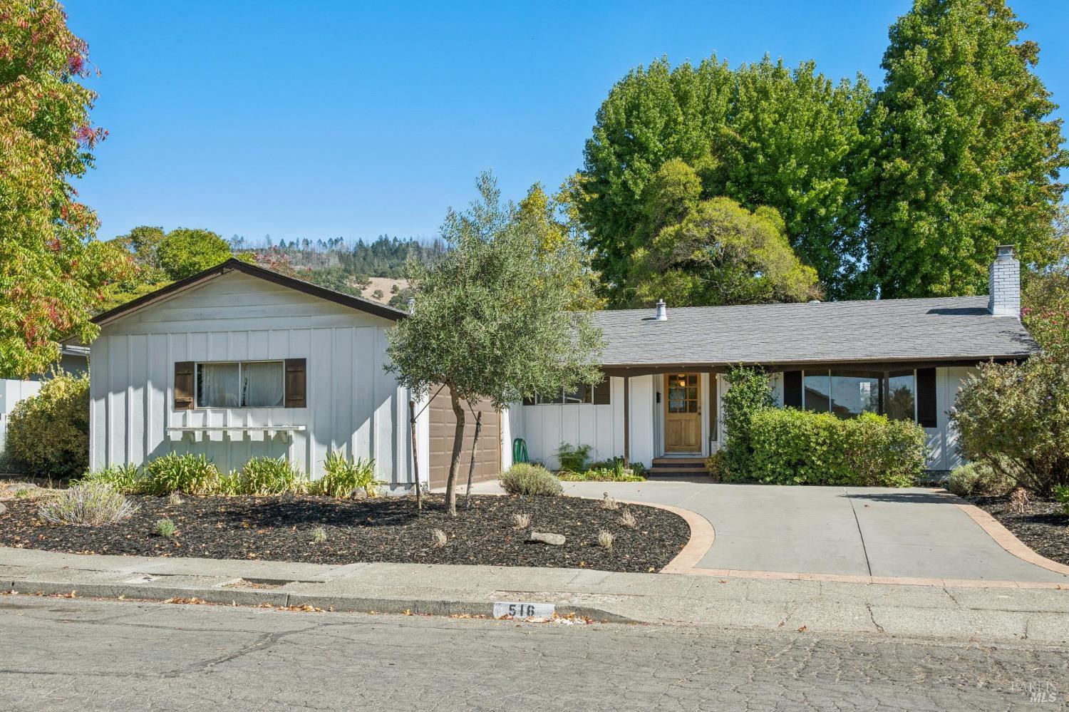 516 Oak Lake Avenue Santa Rosa CA 95409