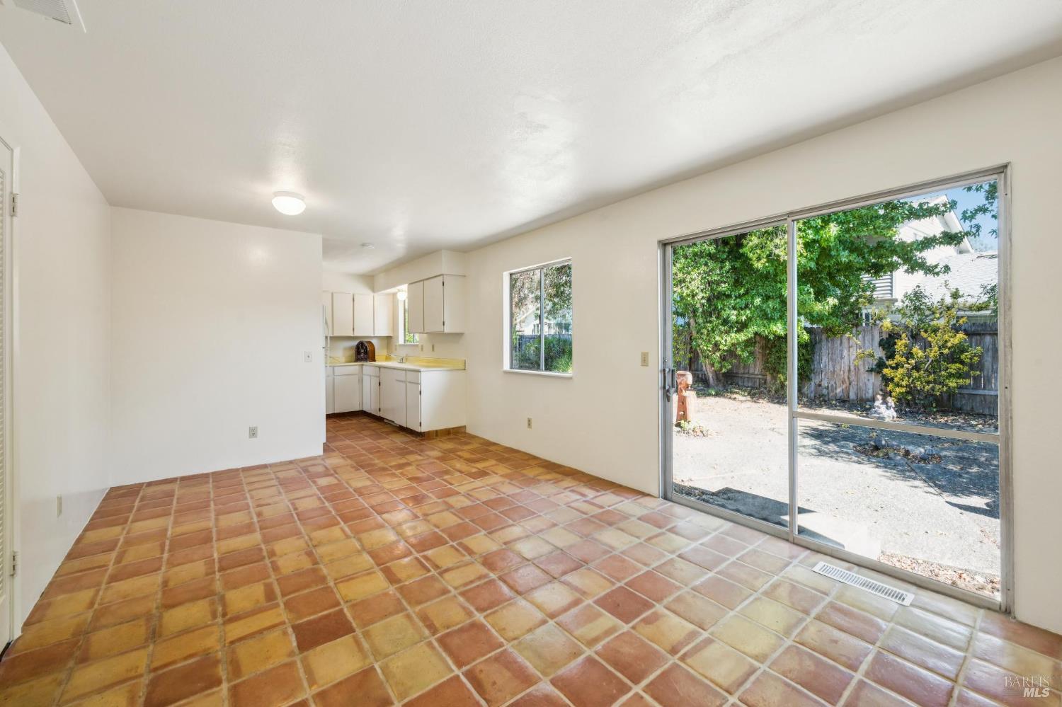 516 Oak Lake Avenue Santa Rosa CA 95409